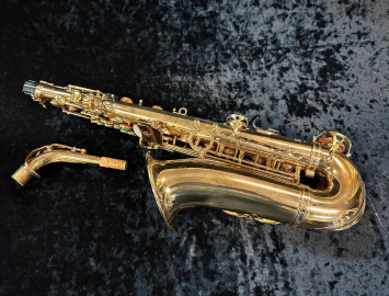 Photo Very Pretty Original Lacquer Selmer Paris Mark VII Alto Saxophone, Serial #299553